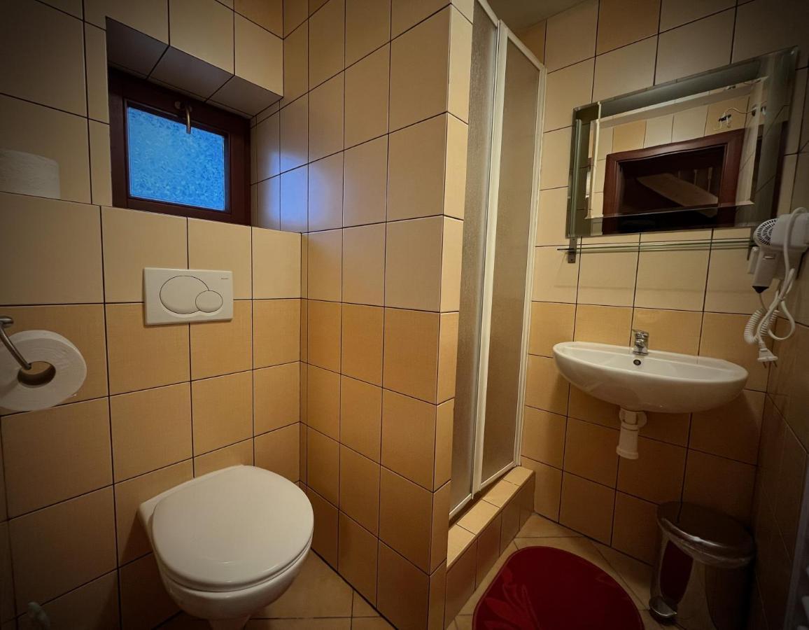 Penzión Pri Kaštieli Záturčie Martin Esterno foto