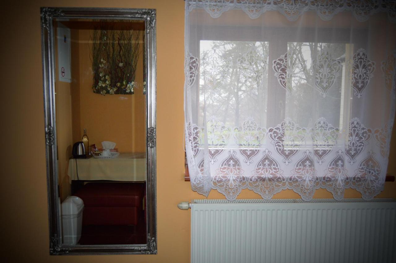 Penzión Pri Kaštieli Záturčie Martin Esterno foto